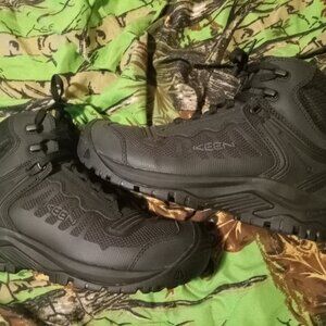 Brand new never worn Keen Boots